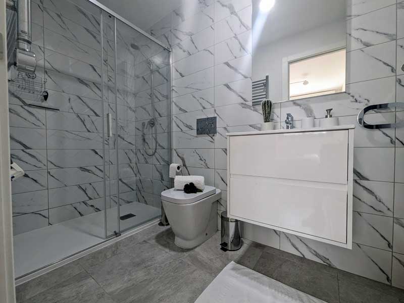 Slaap- & badkamer één — foto 3